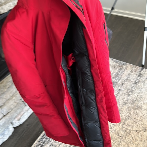 Women’s size 4 winter jacket with suspenders .  Never worn - Picture 3 of 3